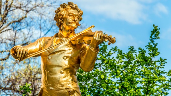 Discover our Danube Waltz itinerary with Joost Ouendag