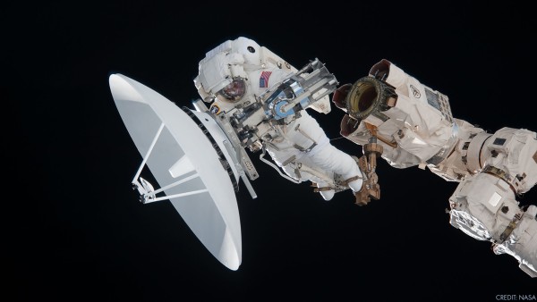 Anne Diamond learns about space travel with former NASA astronaut Garrett Reisman