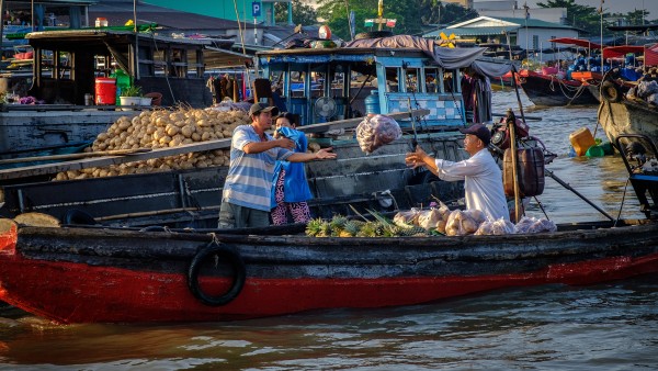 Capture the spirit of the Mekong River with Alastair Miller
