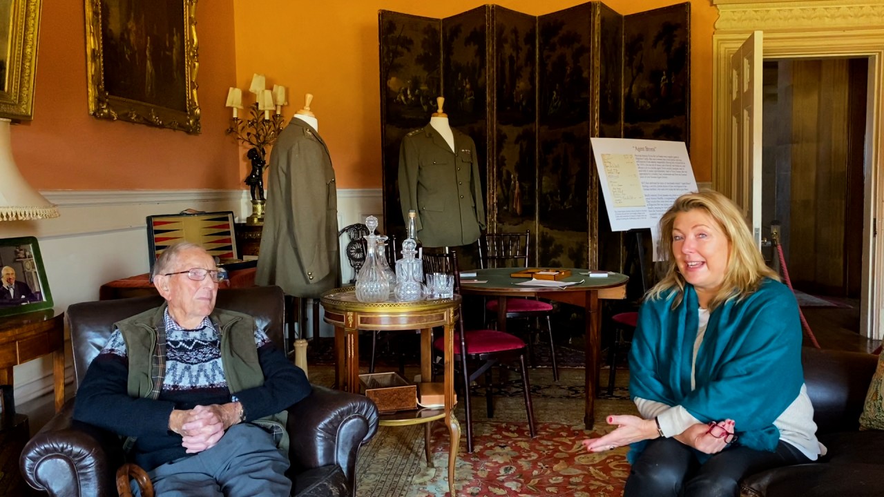 At Home at Highclere Castle with Lady Carnarvon and Les Taylor)