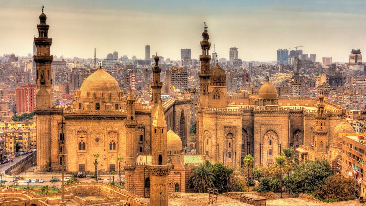 At home in Cairo with Rasha Madi and Ahmed Bekheet)