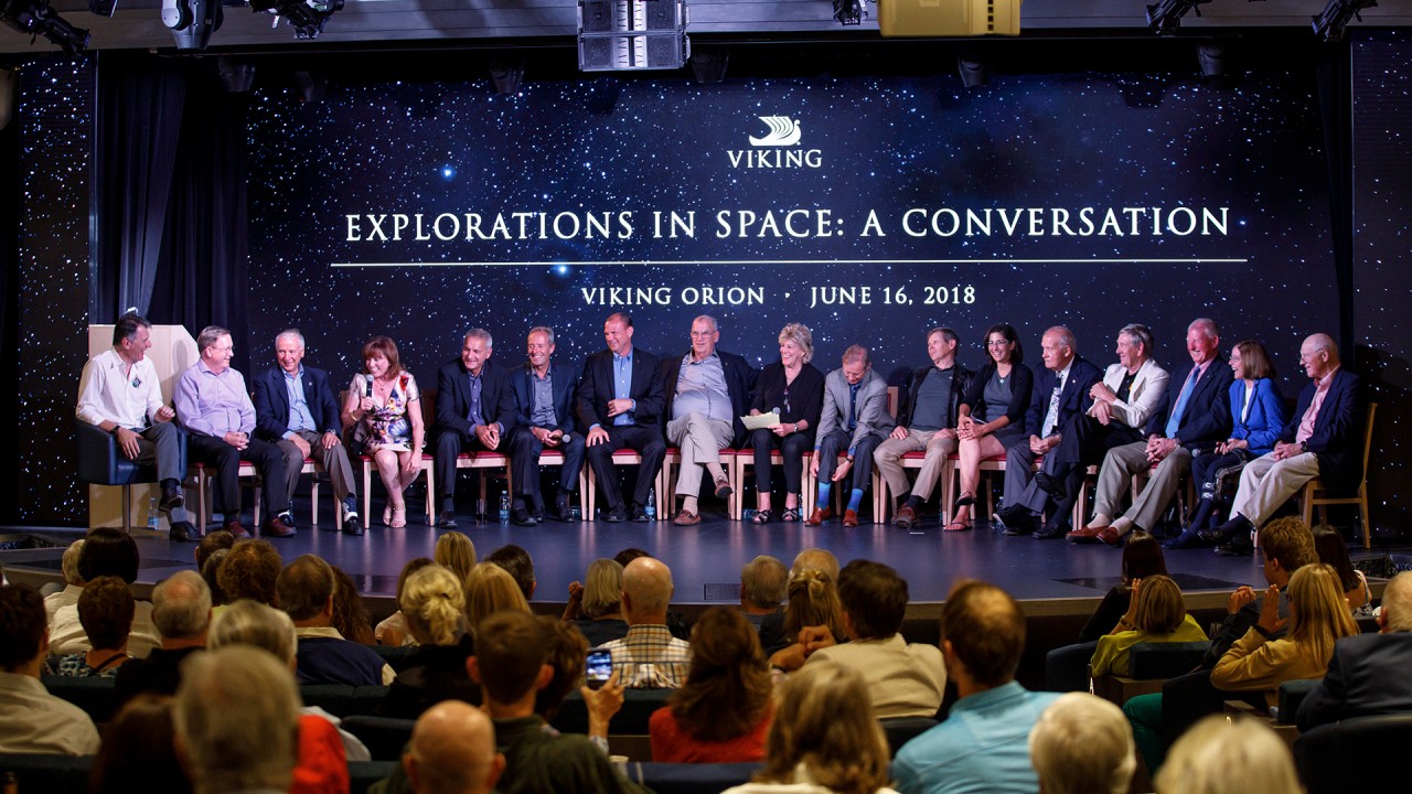 Explorations in space)