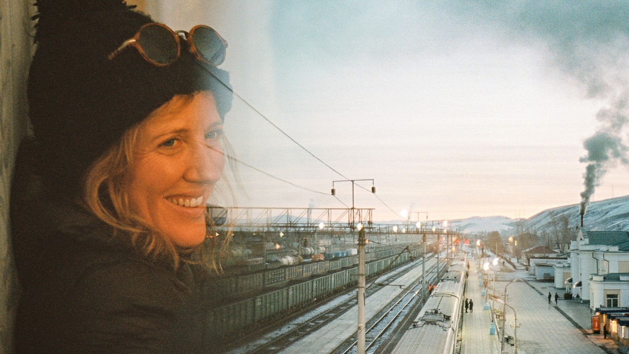 Anne Diamond interviews Author Sophy Roberts)