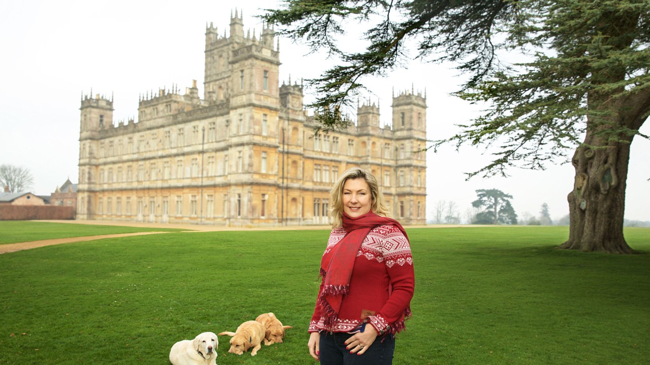 Tour the picturesque grounds of the “real Downton Abbey”)