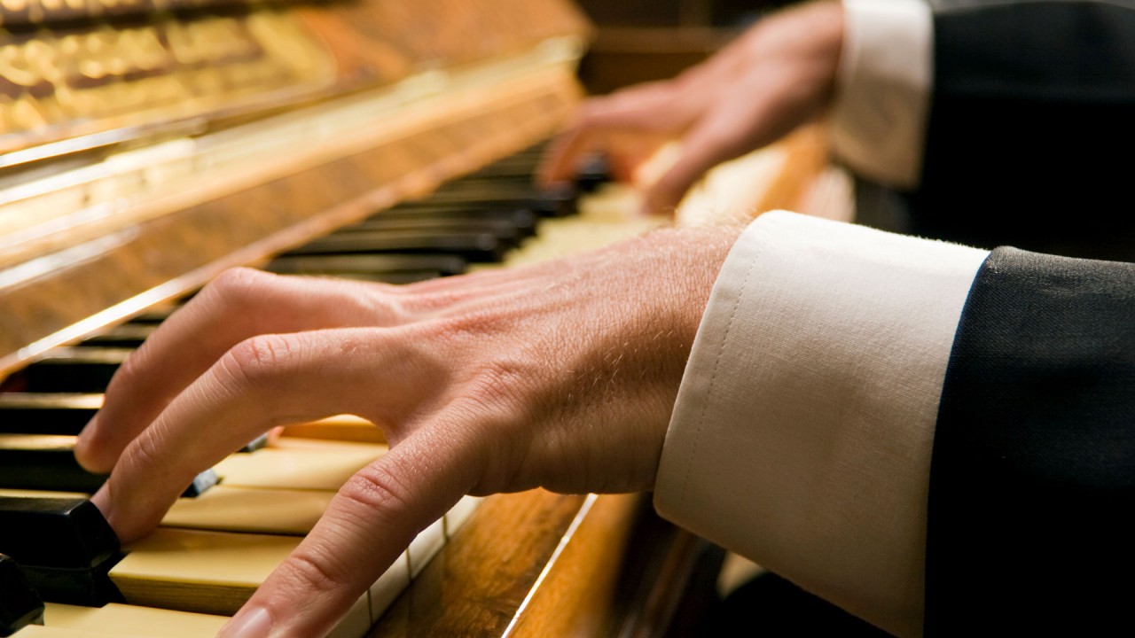 Discover the meaning of music with Scotland’s most revered pianist)