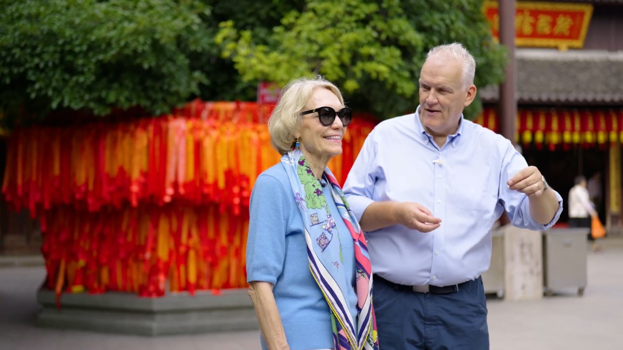 Discover the iconic city of Shanghai with members of the Viking family)