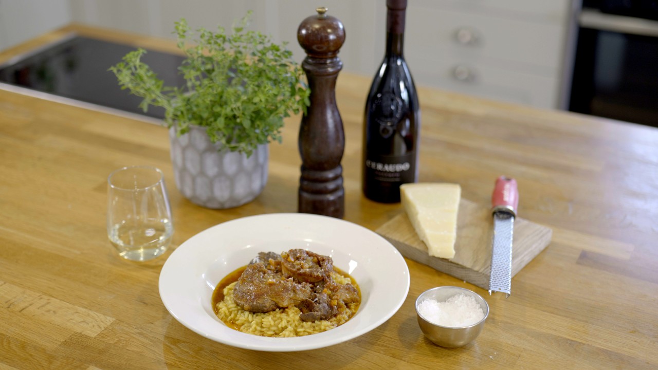 Learn the secrets of preparing Lombard cuisine with Chef Valentina Harris)