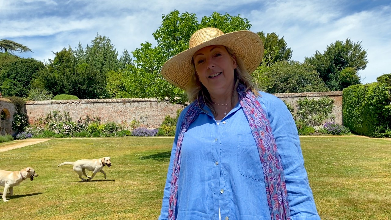 At Home at Highclere Castle: Lavender and Roses)